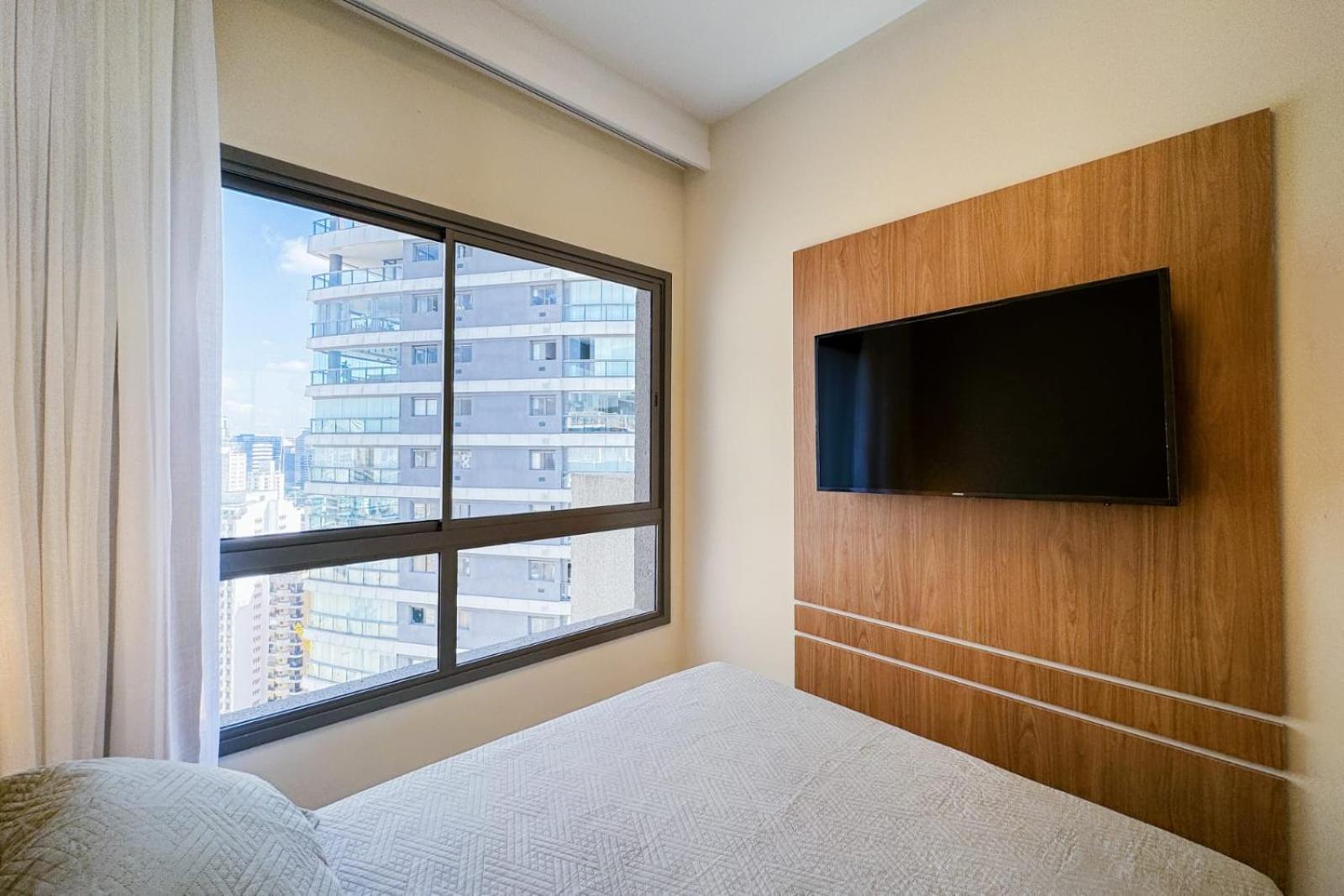 Apartamento Com Varanda Excelente Localizacao No Itaim Bibi *